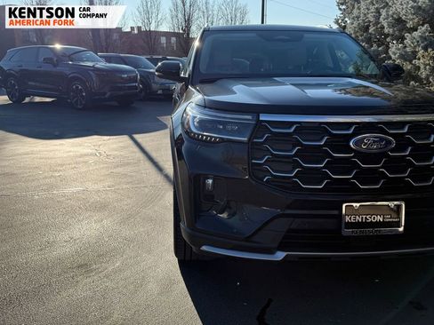 Used 2025 Ford Explorer Platinum w/ LUX Leather Package image 14