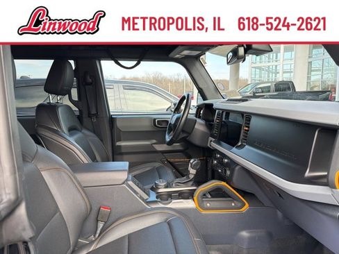 Used 2022 Ford Bronco Badlands image 8