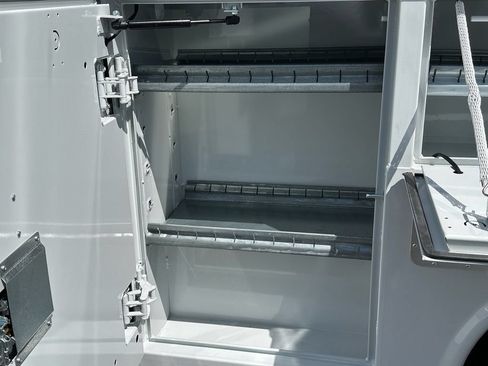 New 2027 Ford E-350 and Econoline 350 Super Duty w/ Interior Upgrade Package RWD image 5