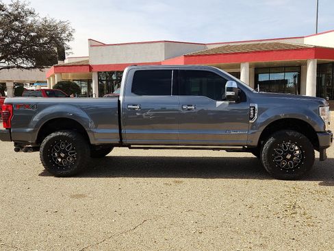 Used 2022 Ford F250 Platinum w/ FX4 Off-Road Package image 5