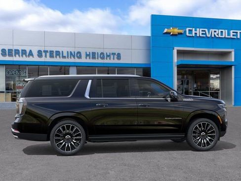 New 2026 Chevrolet Suburban High Country AWD/4WD image 5