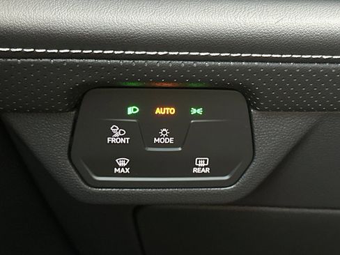 New 2026 Volkswagen Atlas SE FWD image 24