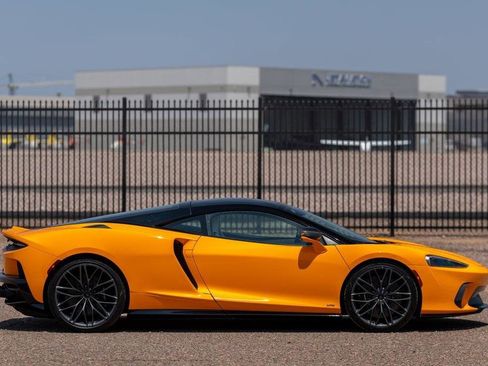 Used 2025 McLaren GTS RWD image 9