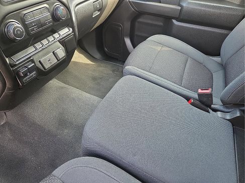 Used 2020 Chevrolet Silverado 1500 Custom w/ Custom Value Package RWD image 10