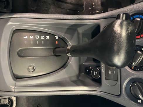 Used 2013 Ford Transit Connect XLT image 16