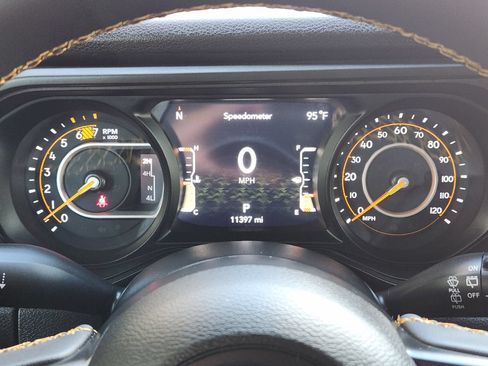 Used 2024 Jeep Wrangler Unlimited Sport AWD/4WD image 32