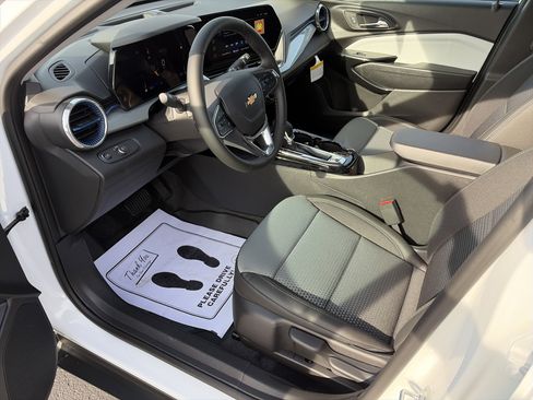 New 2026 Chevrolet Trax LT w/ Driver Confidence Package image 14