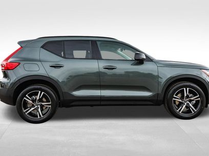 New 2026 Volvo XC40 B5 Core w/ Climate Package