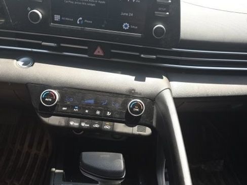 Used 2023 Hyundai Elantra SEL FWD image 18