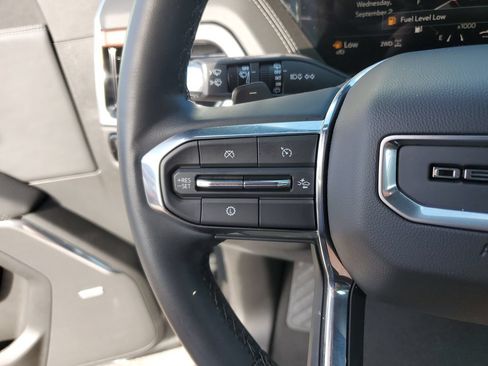Used 2025 GMC Yukon Denali w/ Sun & Power Step Package AWD/4WD image 27
