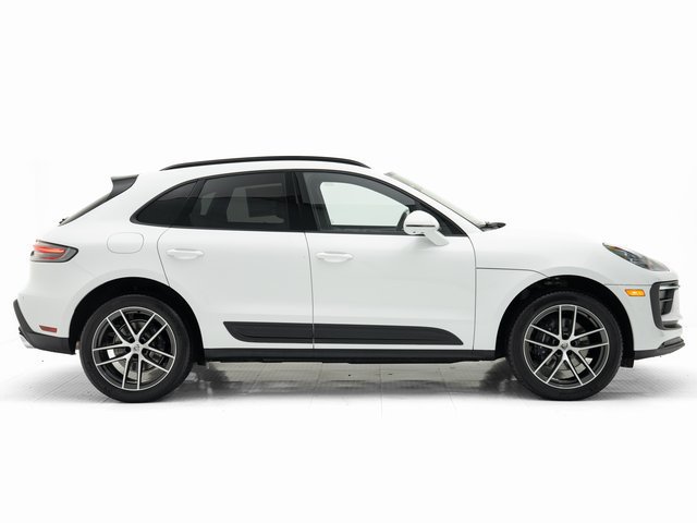 Certified 2026 Porsche Macan AWD/4WD image 33