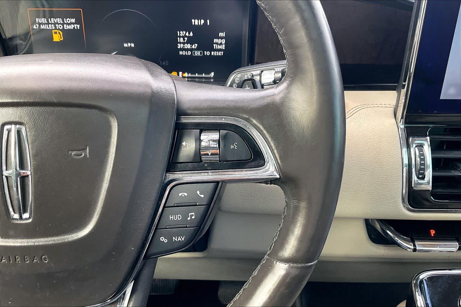 Used 2018 Lincoln Navigator Select w/ Technology Package RWD image 24