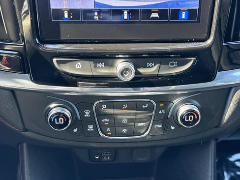 Used 2023 Chevrolet Traverse RS AWD/4WD image 7