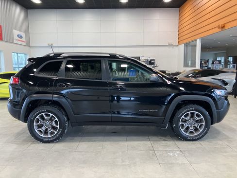 Used 2020 Jeep Cherokee Trailhawk w/ Cold Weather Group image 4
