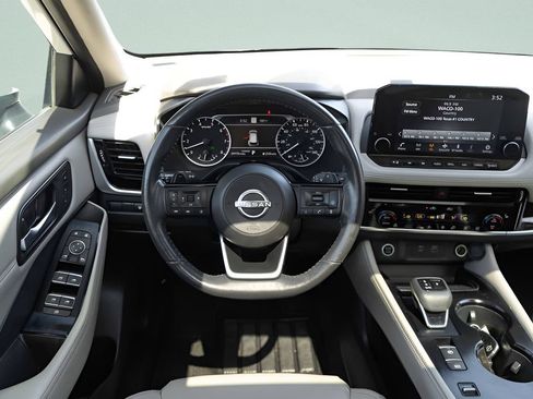 Used 2023 Nissan Rogue SL w/ SL Premium Package FWD image 17