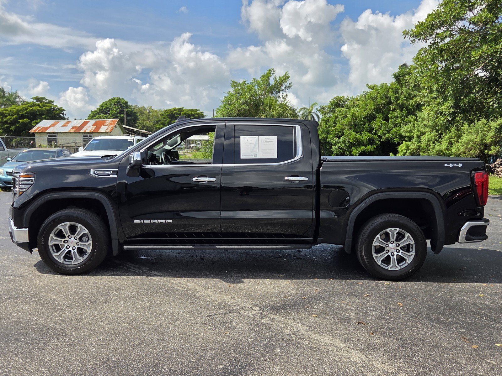 Used 2024 GMC Sierra 1500 SLT AWD/4WD image 2