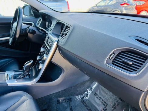 Used 2015 Volvo S60 T5 Premier image 17