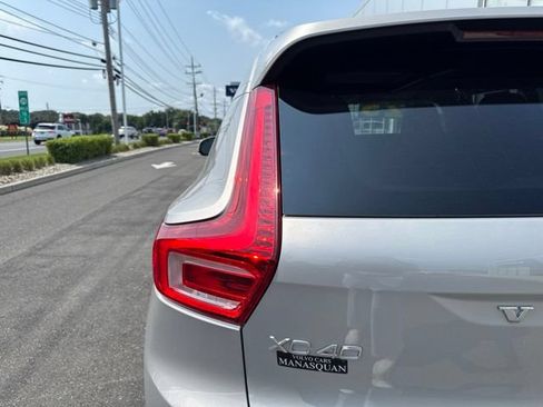 Certified 2025 Volvo XC40 B5 Plus AWD/4WD image 10