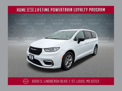 Used 2024 Chrysler Pacifica Limited