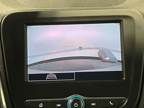 Used 2023 Chevrolet Equinox LS image 4