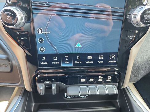 Used 2024 RAM 2500 Laramie image 22