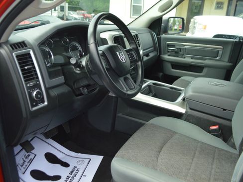 Used 2018 RAM 1500 Classic SLT w/ Luxury Group AWD/4WD image 14