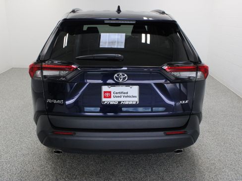 Used 2025 Toyota RAV4 XLE w/ Convenience Package FWD image 8