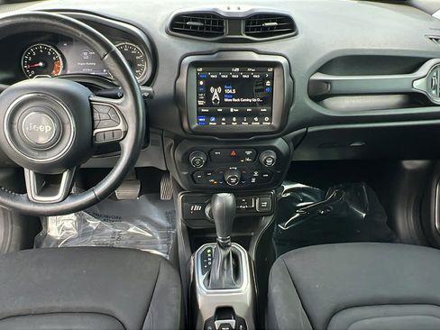 Used 2022 Jeep Renegade Latitude w/ Convenience Group AWD/4WD image 25
