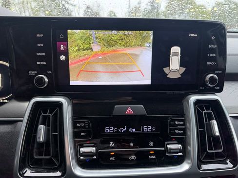Used 2023 Kia Sorento SX image 21