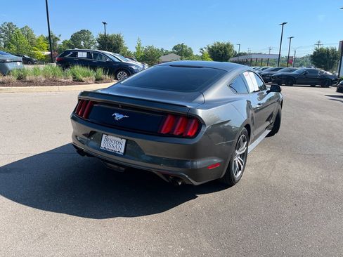 Used 2017 Ford Mustang Coupe RWD image 7