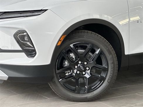 New 2025 Chevrolet Blazer LT w/ Driver Confidence Package image 7