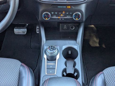 Used 2024 Ford Escape ST-Line image 18