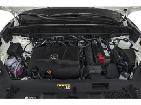 Used 2021 Toyota Highlander XLE AWD/4WD image 12