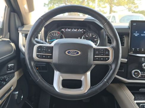 Used 2024 Ford Expedition Max XLT image 14