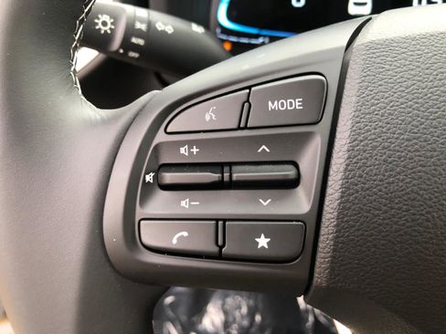 New 2026 Hyundai Venue SEL FWD image 8
