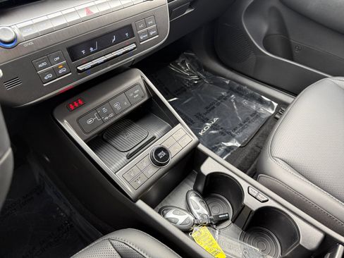 Certified 2025 Hyundai Kona Limited image 13