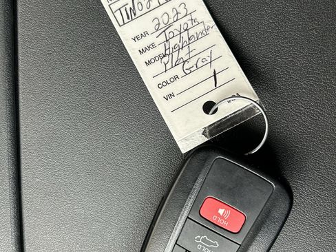 Used 2023 Toyota Highlander Platinum image 40