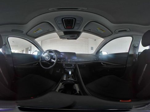 Used 2025 Hyundai Elantra SEL image 42