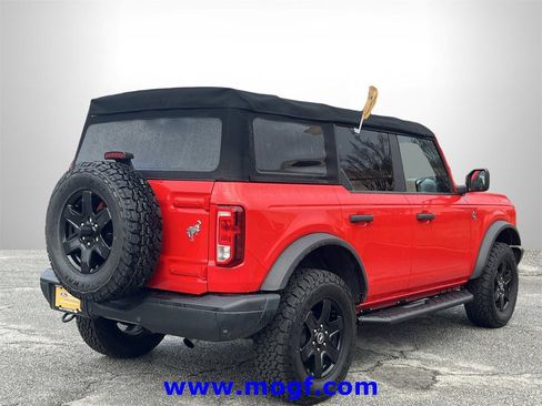 Certified 2022 Ford Bronco Black Diamond image 3