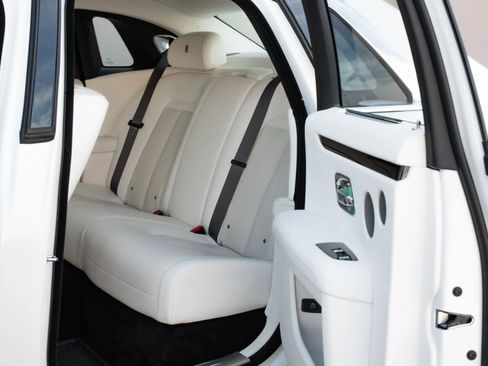 Used 2024 Rolls-Royce Ghost image 18