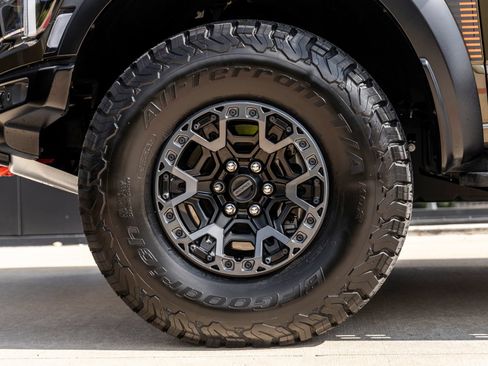 Used 2025 Ford F150 Raptor w/ Equipment Group 803A Raptor R AWD/4WD image 14