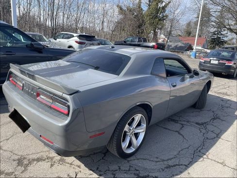 Used 2018 Dodge Challenger R/T w/ Driver Convenience Group image 4