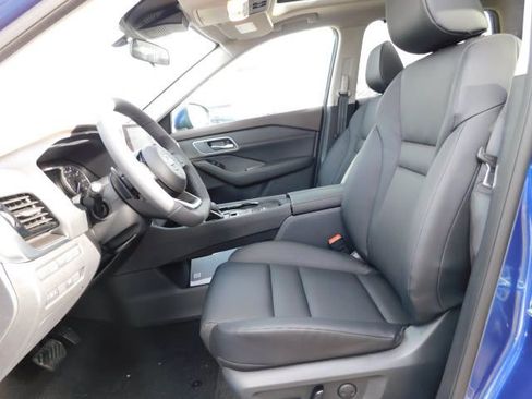 Used 2021 Nissan Rogue SV w/ Premium Package FWD image 6