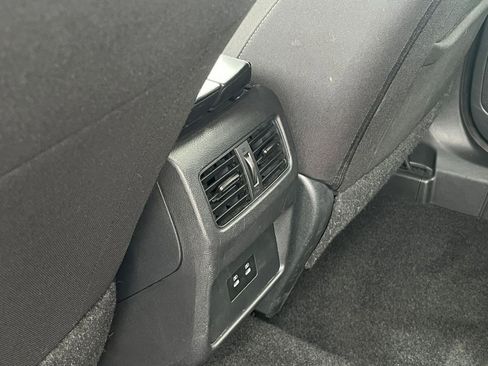 Used 2025 Nissan Rogue SV FWD image 24