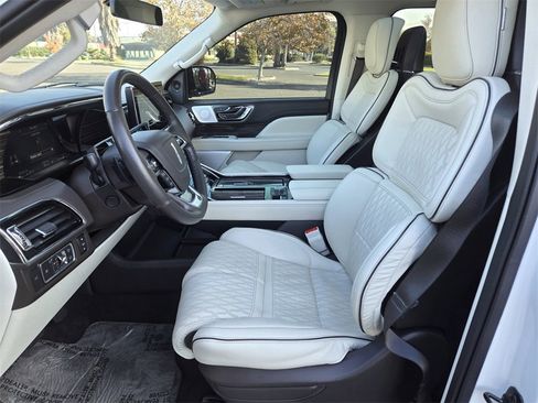 Used 2022 Lincoln Navigator L Black Label image 20