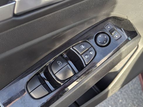 Used 2023 Nissan Altima 2.5 SV image 14