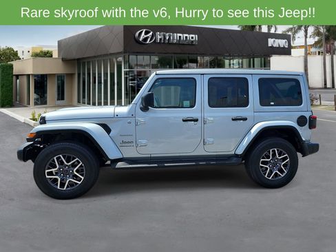 Used 2024 Jeep Wrangler Unlimited Sahara AWD/4WD image 6