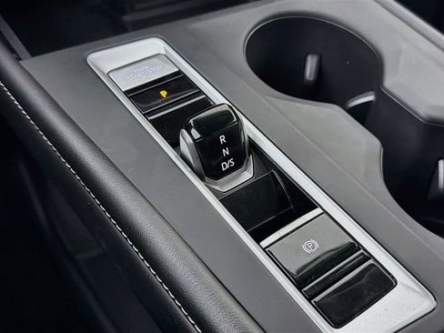 Used 2024 Volkswagen Atlas SE FWD image 19