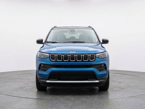 Used 2025 Jeep Compass Limited image 2