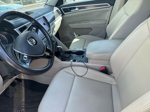 Used 2019 Volkswagen Atlas SE FWD image 3